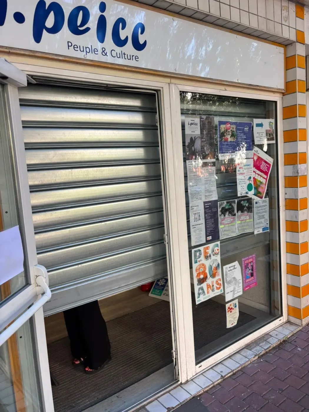 Déblocage de rideau métallique bloqué à Marseille 9