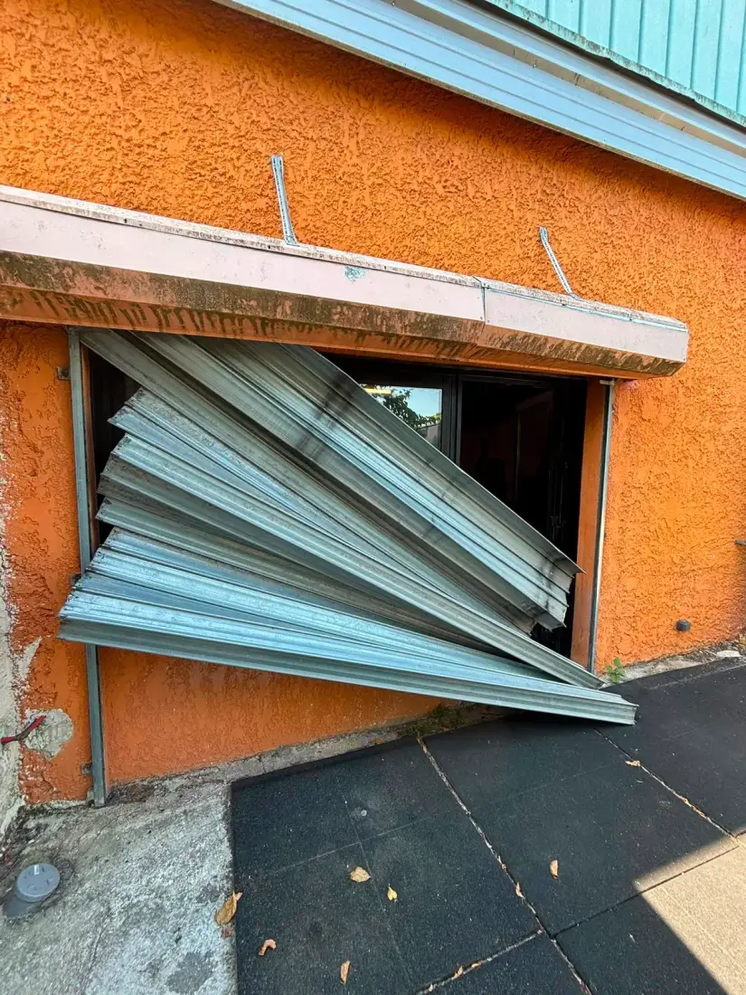 Réparation de rideau métallique à Marseille 9